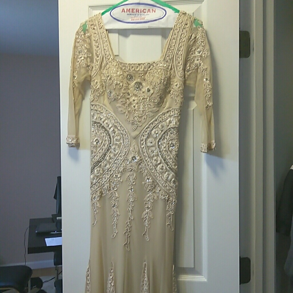 Sue wong dress. Size 6. Cream/ beige beaded.